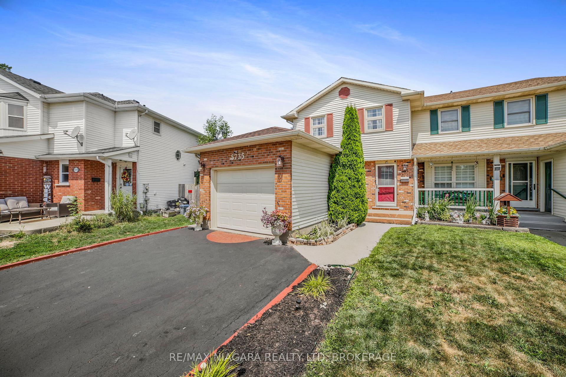 Front of 5735 Deerbrook Street