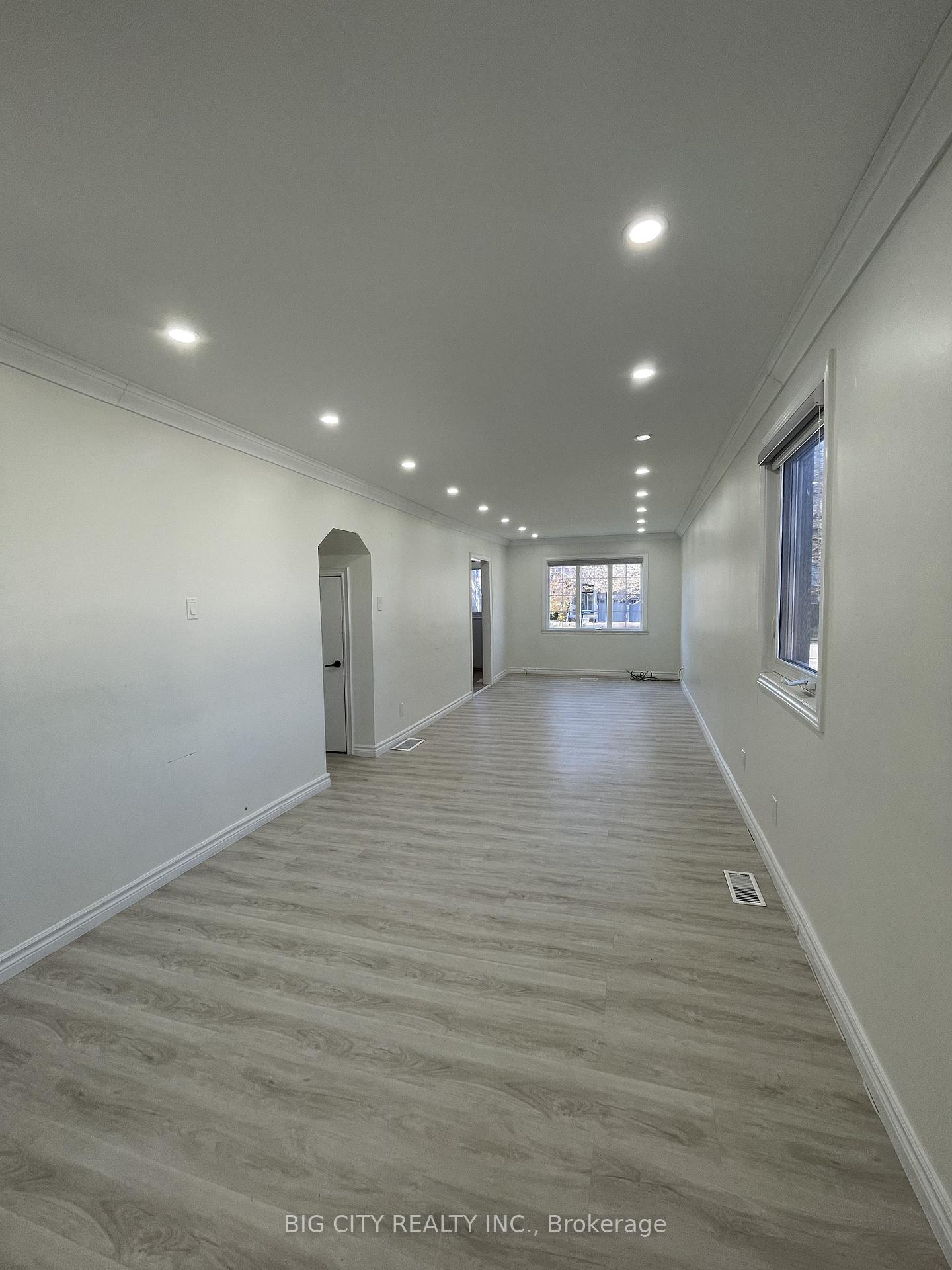 Photo 7 of 741 Hillview Crescent, Pickering, West Shore — HOMEH