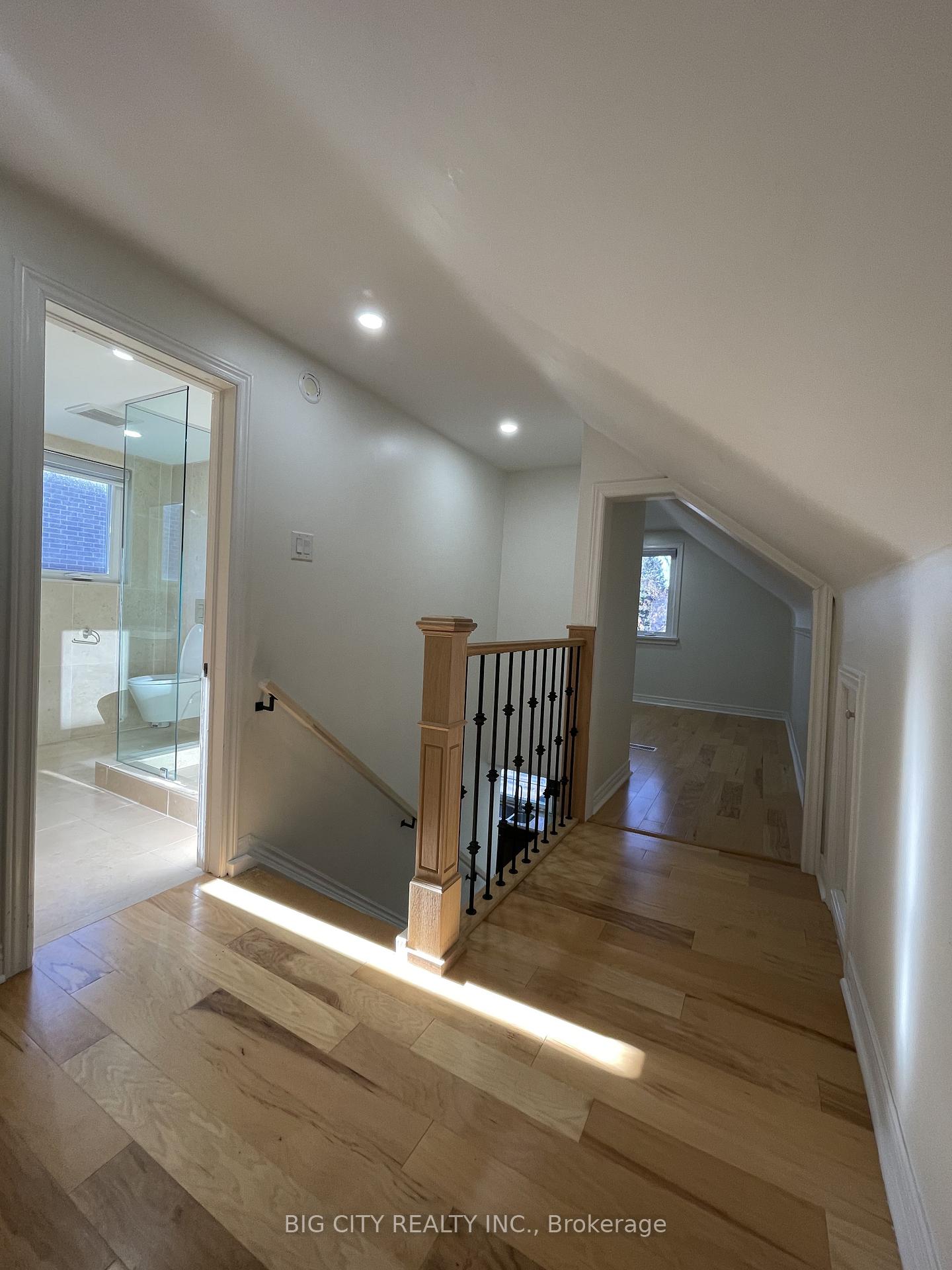 Photo 12 of 741 Hillview Crescent, Pickering, West Shore — HOMEH