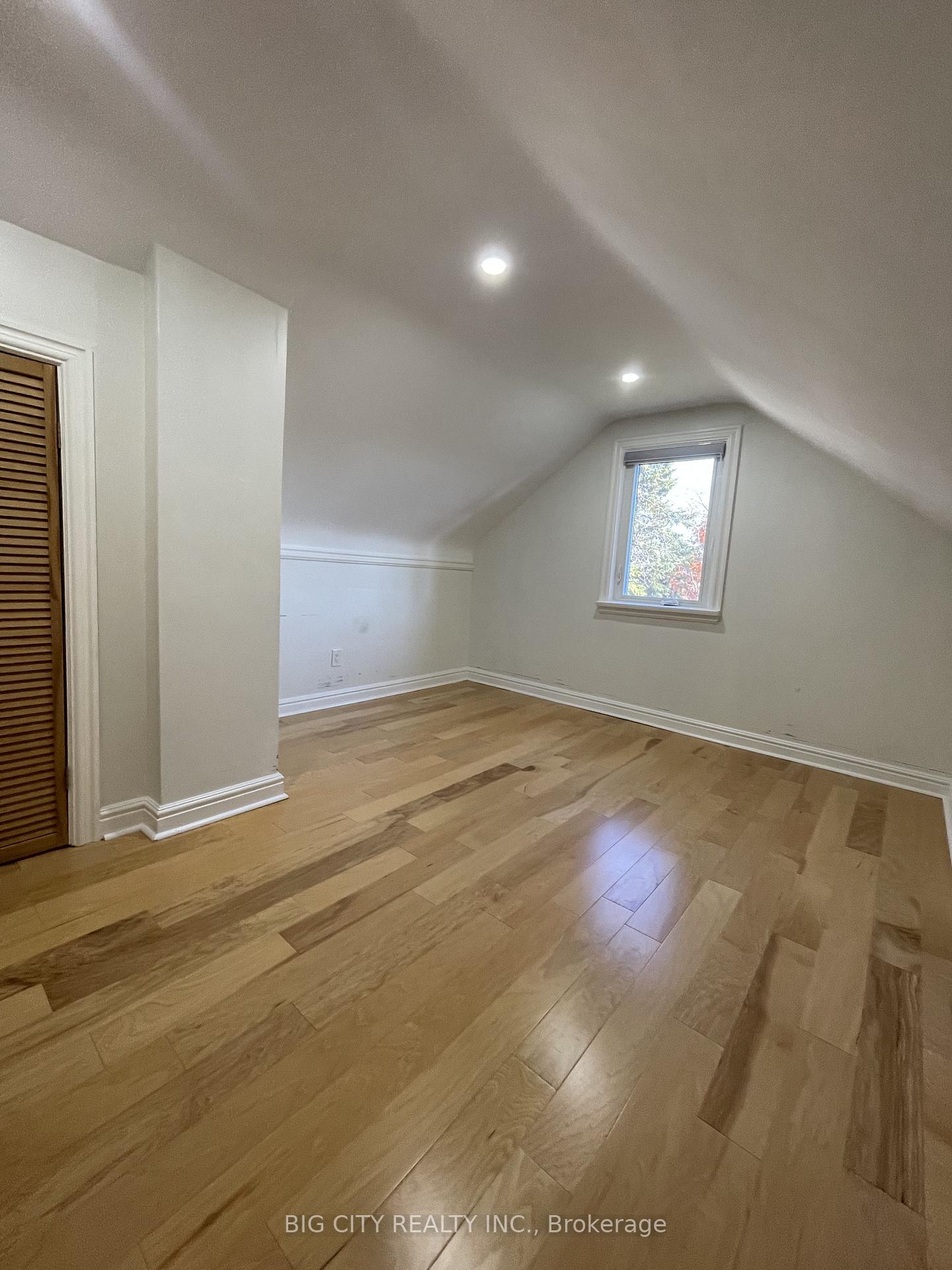 Photo 14 of 741 Hillview Crescent, Pickering, West Shore — HOMEH