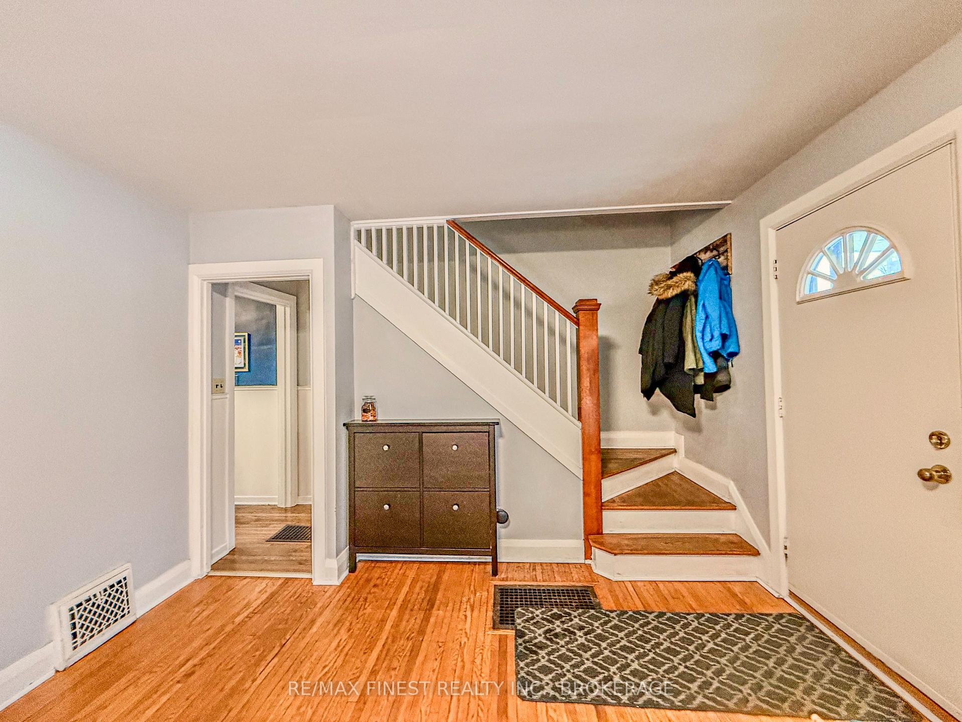 Photo 4 of 207 Raglan Road, Kingston, East of Sir John A. Blvd — HOMEH