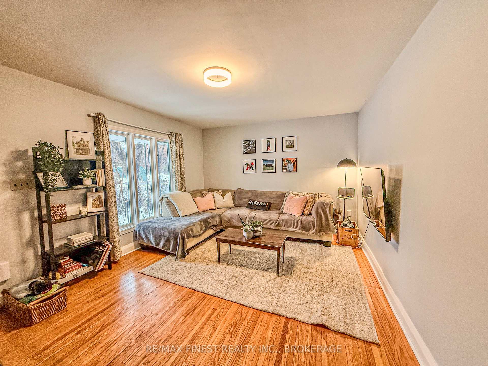 Photo 5 of 207 Raglan Road, Kingston, East of Sir John A. Blvd — HOMEH