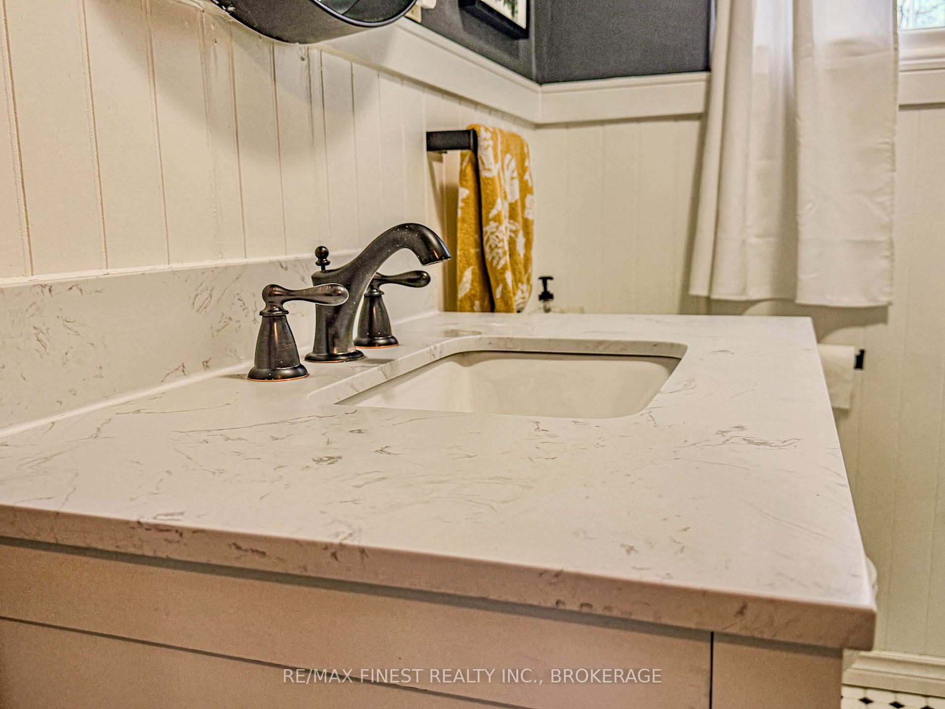 Photo 18 of 207 Raglan Road, Kingston, East of Sir John A. Blvd — HOMEH
