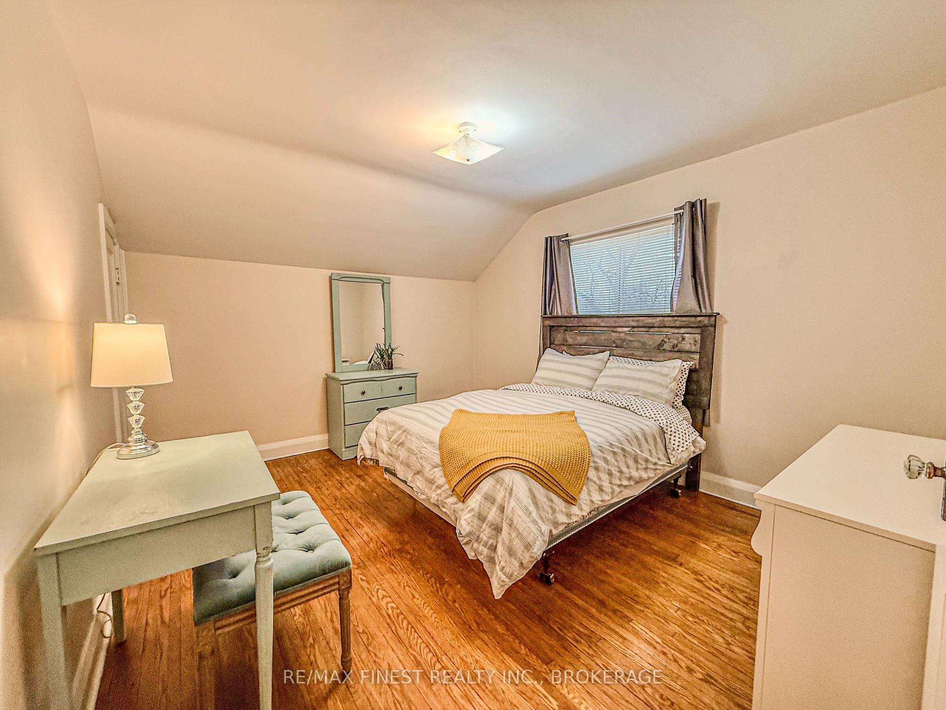 Photo 19 of 207 Raglan Road, Kingston, East of Sir John A. Blvd — HOMEH