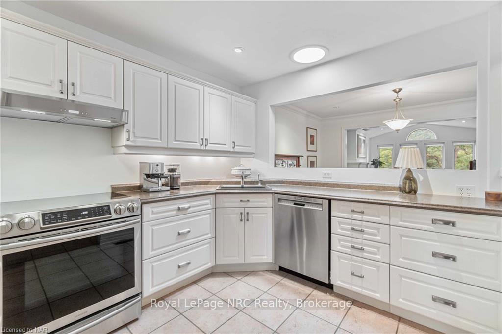 Photo 8 of 47 Stonegate Place, Pelham, Fonthill — HOMEH