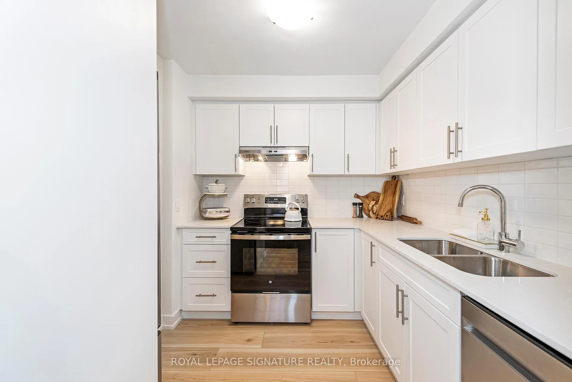 Photo 19 of 60-62 Delawana Drive, Hamilton, Riverdale — HOMEH
