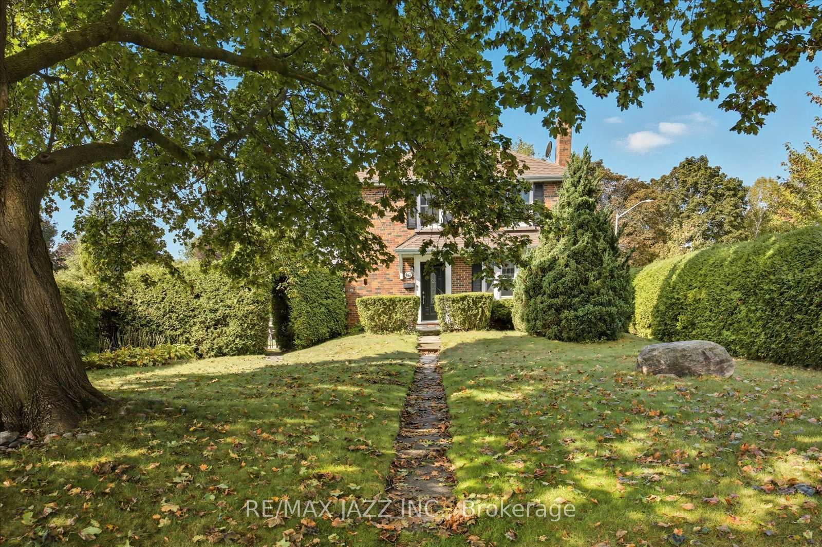 Photo 3 of 145 Switzer Drive, Oshawa, Centennial — HOMEH