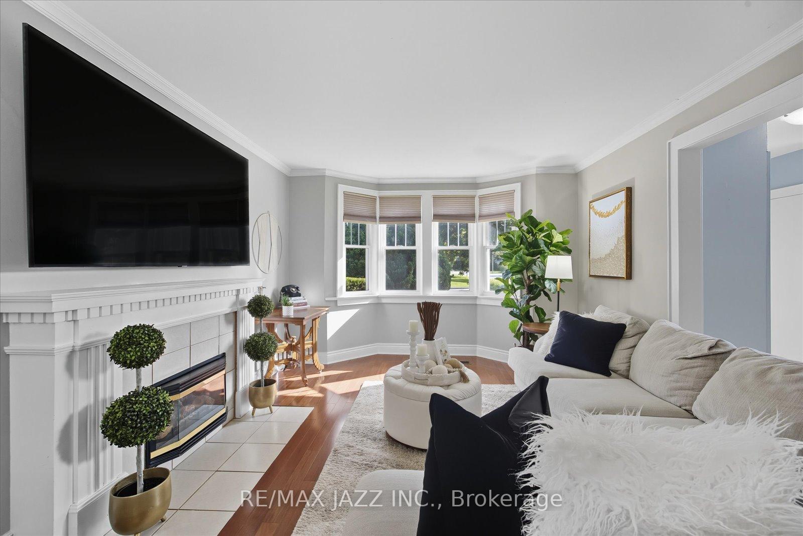 Photo 7 of 145 Switzer Drive, Oshawa, Centennial — HOMEH