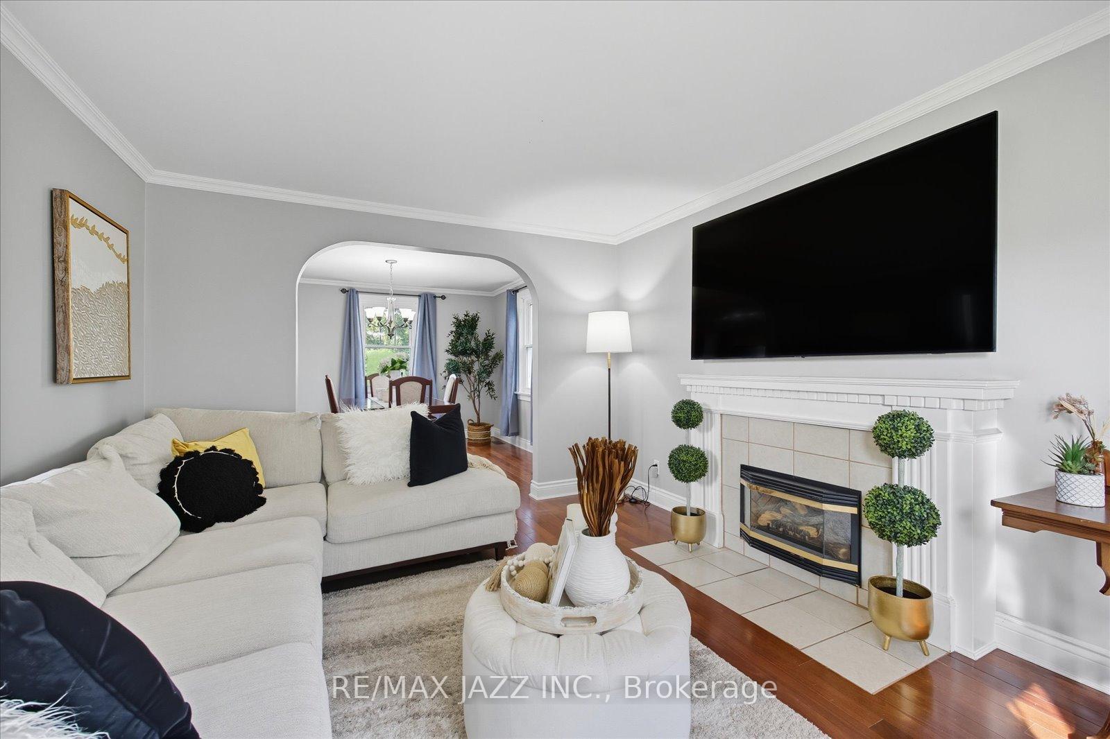 Photo 8 of 145 Switzer Drive, Oshawa, Centennial — HOMEH