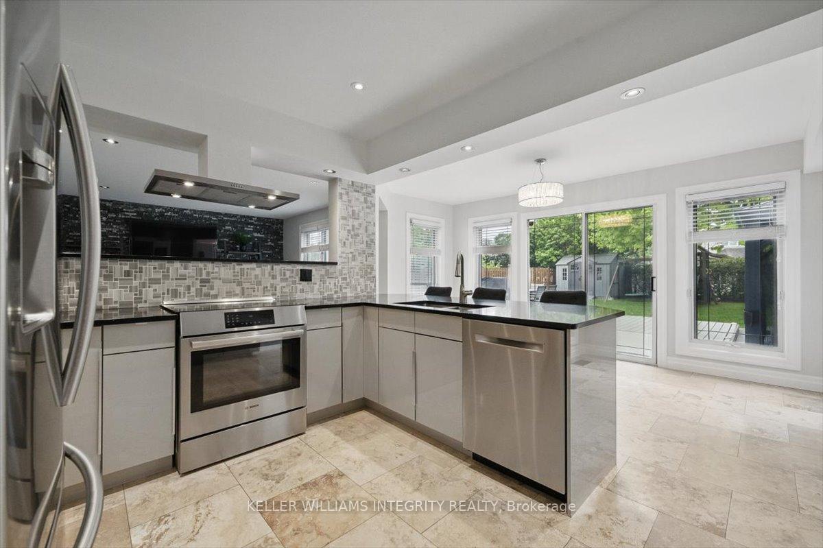 Photo 13 of 576 Princess Louise Drive, Ottawa, Fallingbrook/Ridgemount — HOMEH
