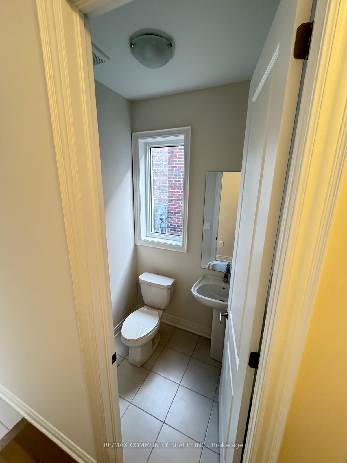 Photo 3 of 2978 Gatestone Path, Pickering, Rural Pickering — HOMEH