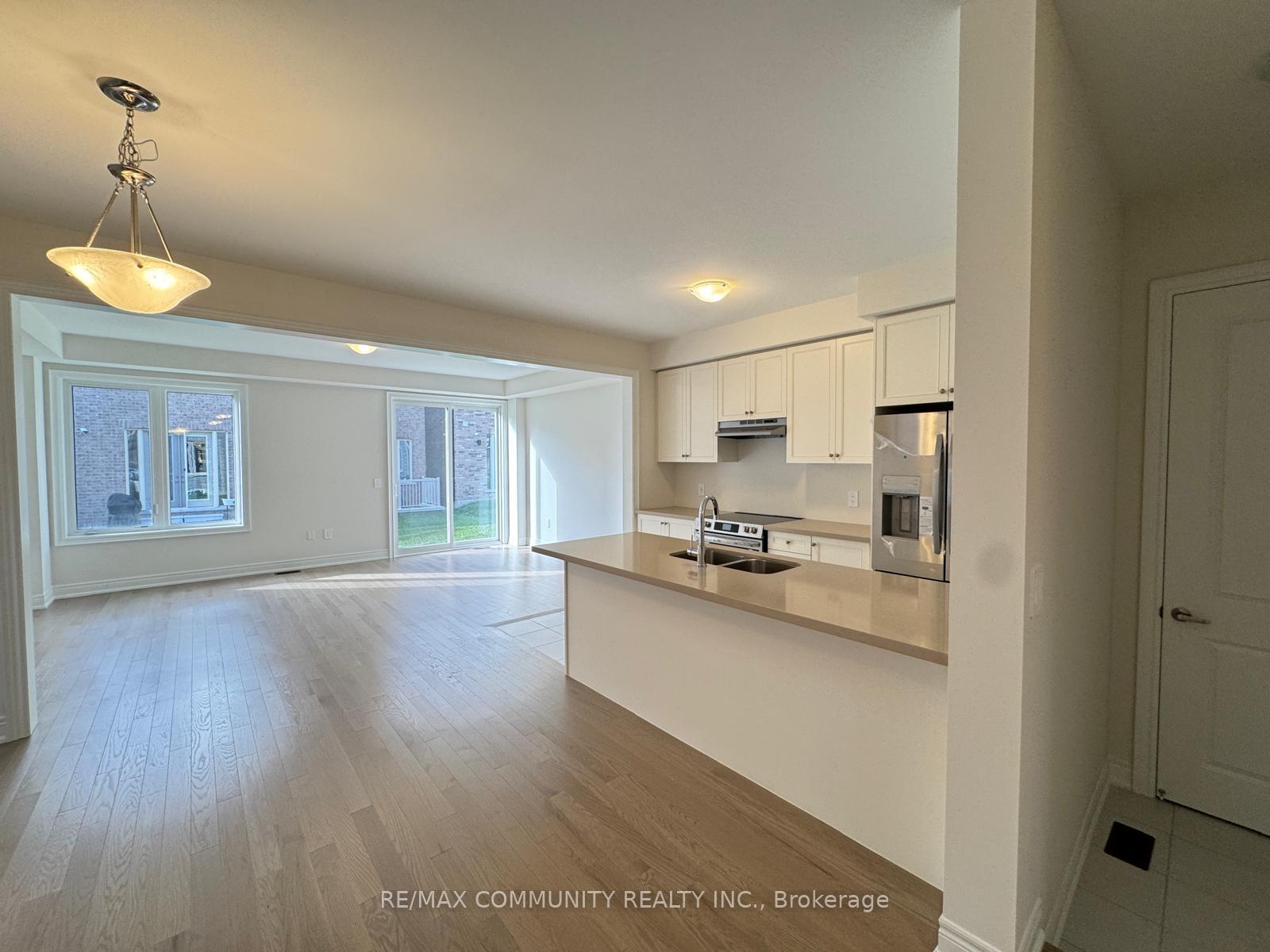 Photo 4 of 2978 Gatestone Path, Pickering, Rural Pickering — HOMEH