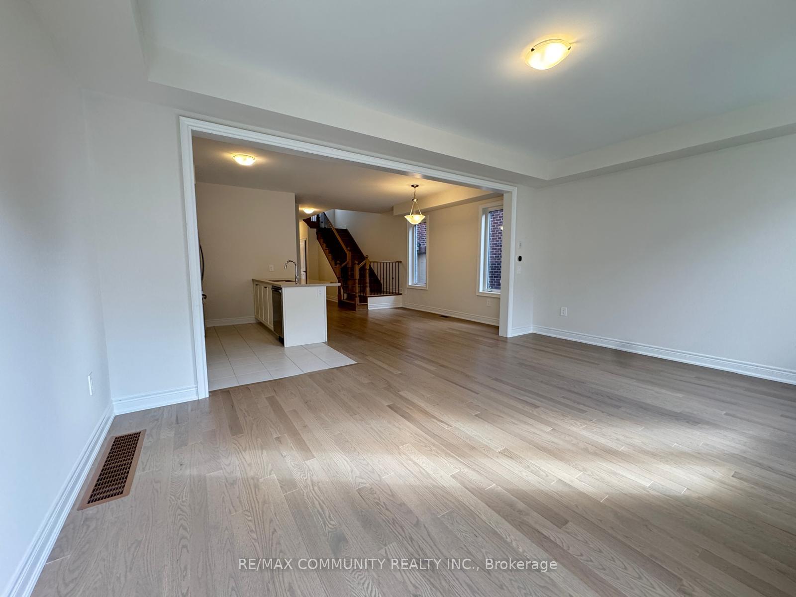 Photo 10 of 2978 Gatestone Path, Pickering, Rural Pickering — HOMEH
