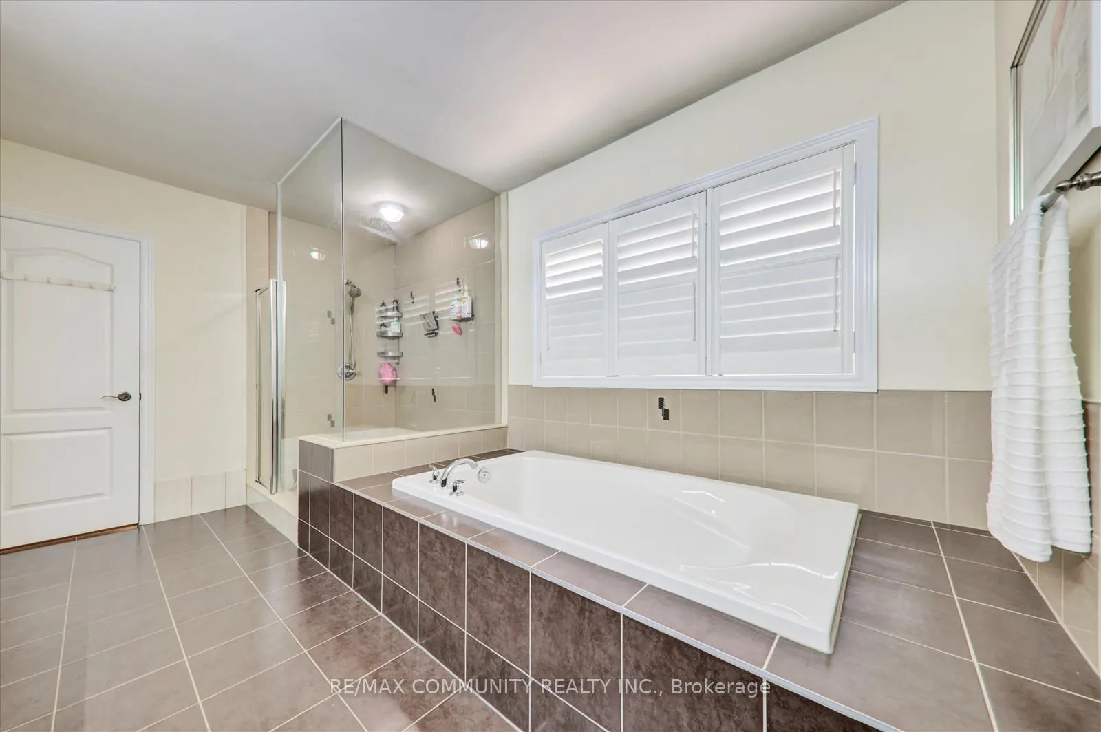 Photo 24 of 429 Staghorn Road, Pickering, Rosebank — HOMEH