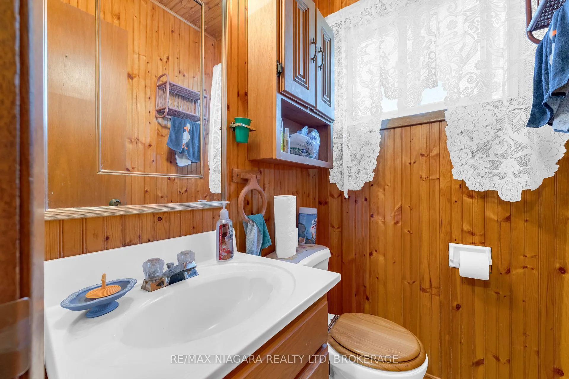 Photo 12 of 21 Donlea Drive, Port Colborne, Main Street — HOMEH