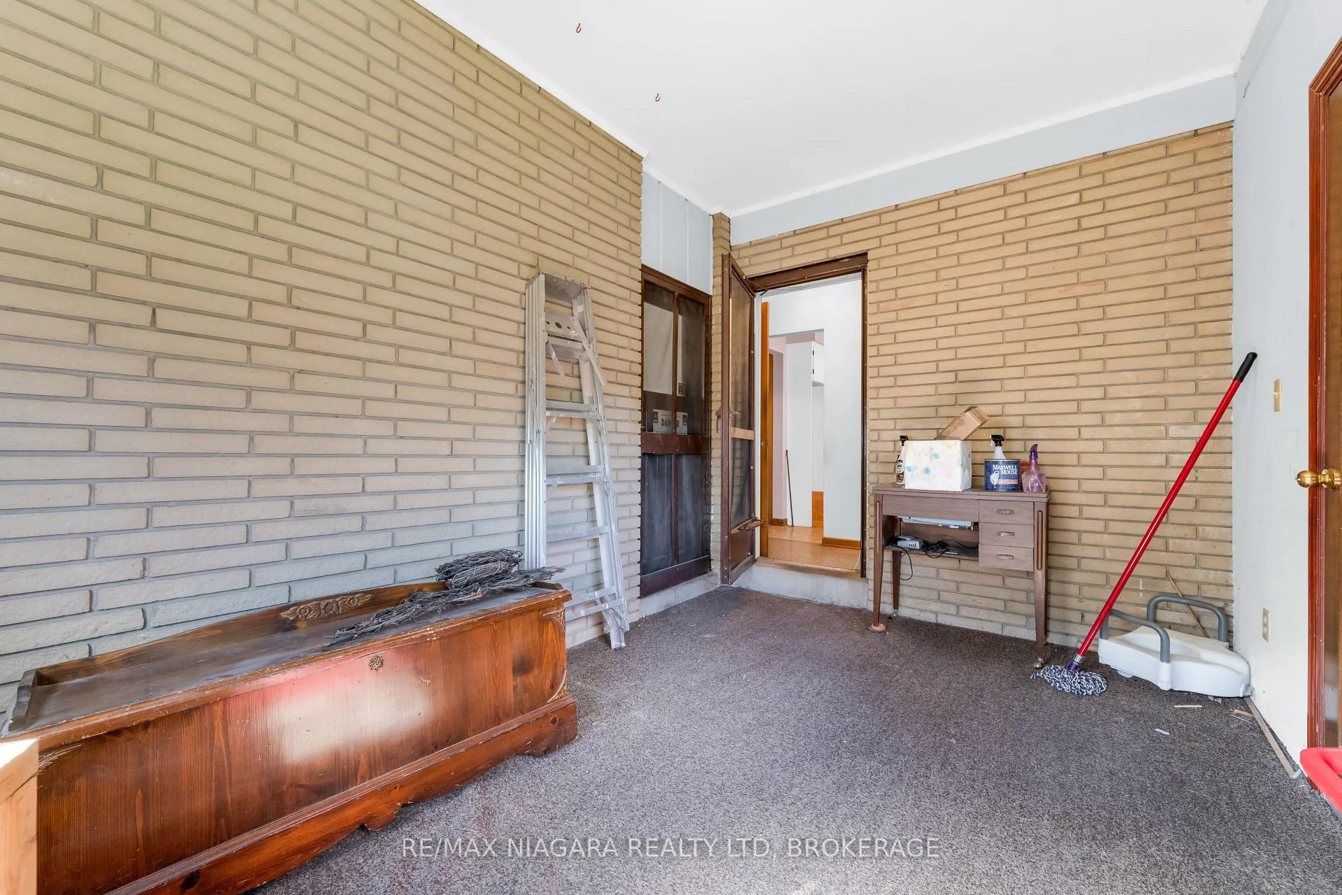 Photo 14 of 21 Donlea Drive, Port Colborne, Main Street — HOMEH
