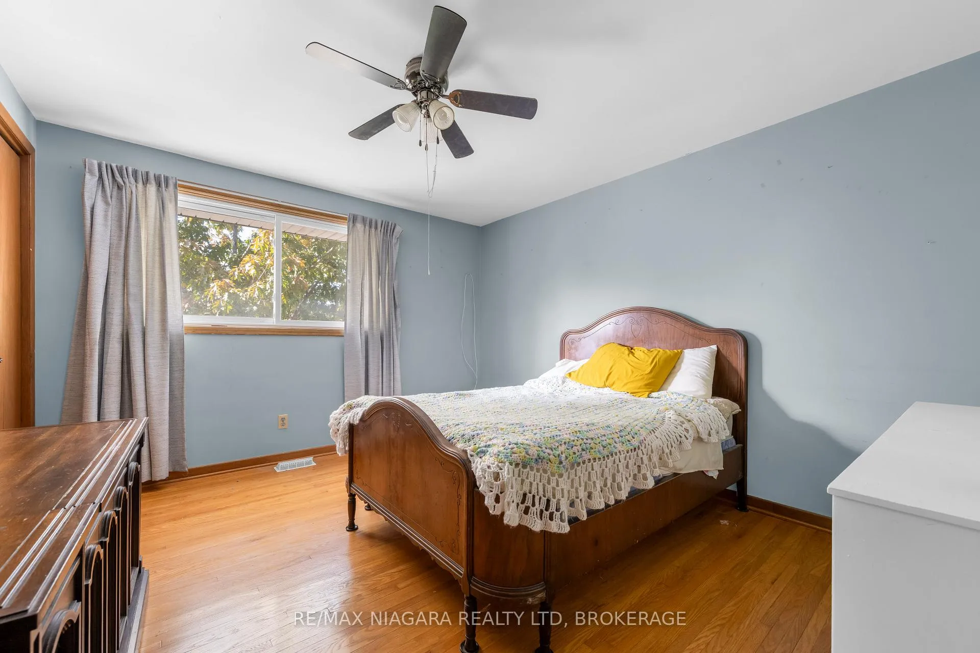 Photo 16 of 21 Donlea Drive, Port Colborne, Main Street — HOMEH