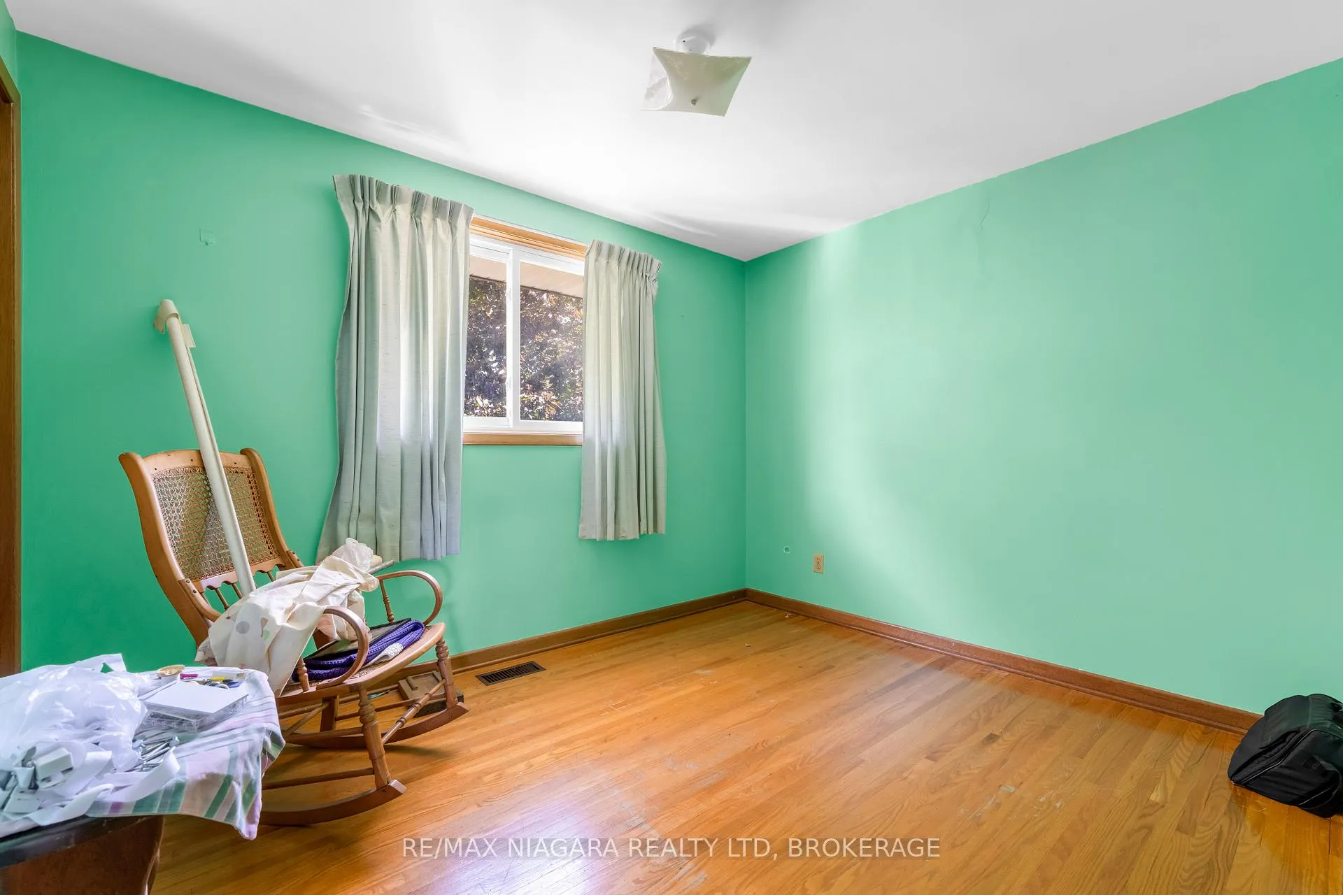 Photo 20 of 21 Donlea Drive, Port Colborne, Main Street — HOMEH
