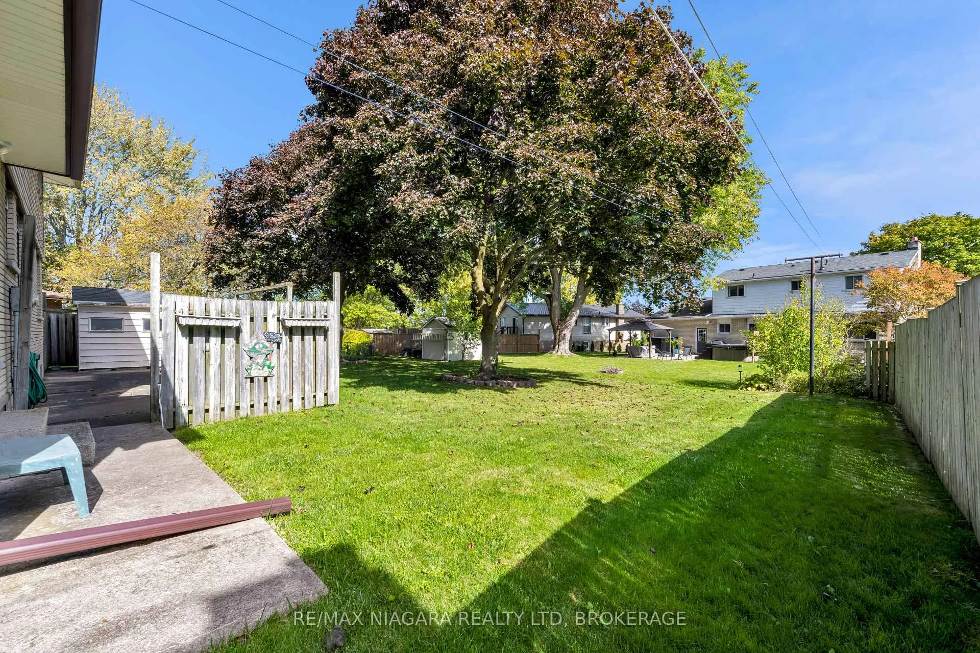 Photo 26 of 21 Donlea Drive, Port Colborne, Main Street — HOMEH