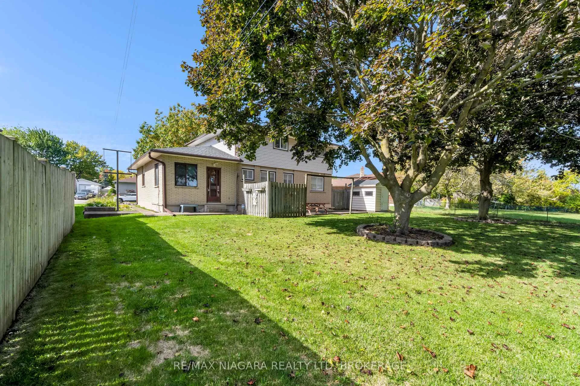 Photo 27 of 21 Donlea Drive, Port Colborne, Main Street — HOMEH