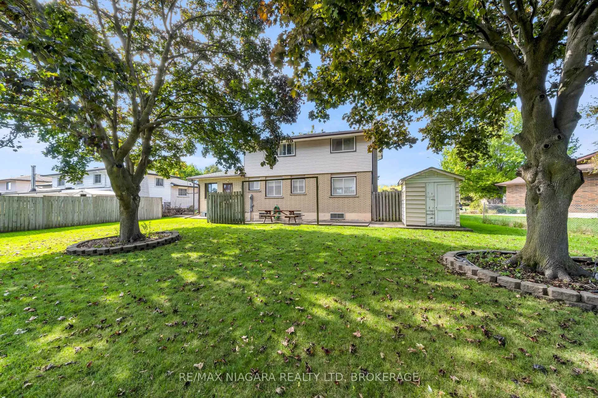 Photo 28 of 21 Donlea Drive, Port Colborne, Main Street — HOMEH