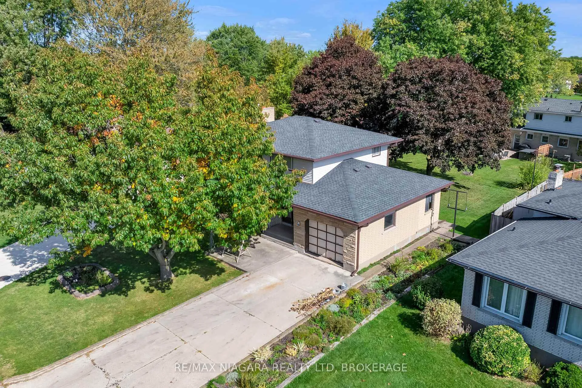 Photo 30 of 21 Donlea Drive, Port Colborne, Main Street — HOMEH