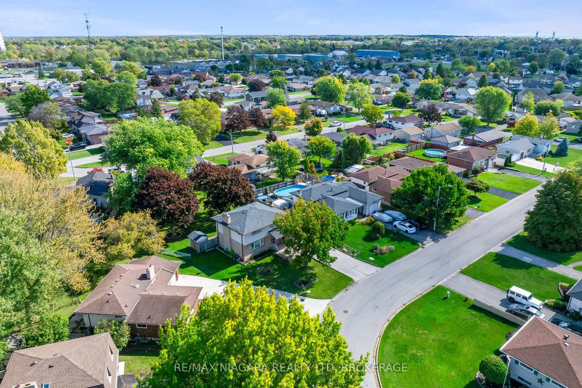 Photo 34 of 21 Donlea Drive, Port Colborne, Main Street — HOMEH