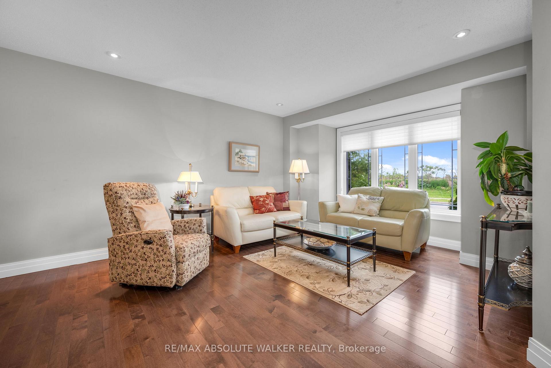 Photo 5 of 2235 Esprit Drive, Ottawa, Avalon East — HOMEH