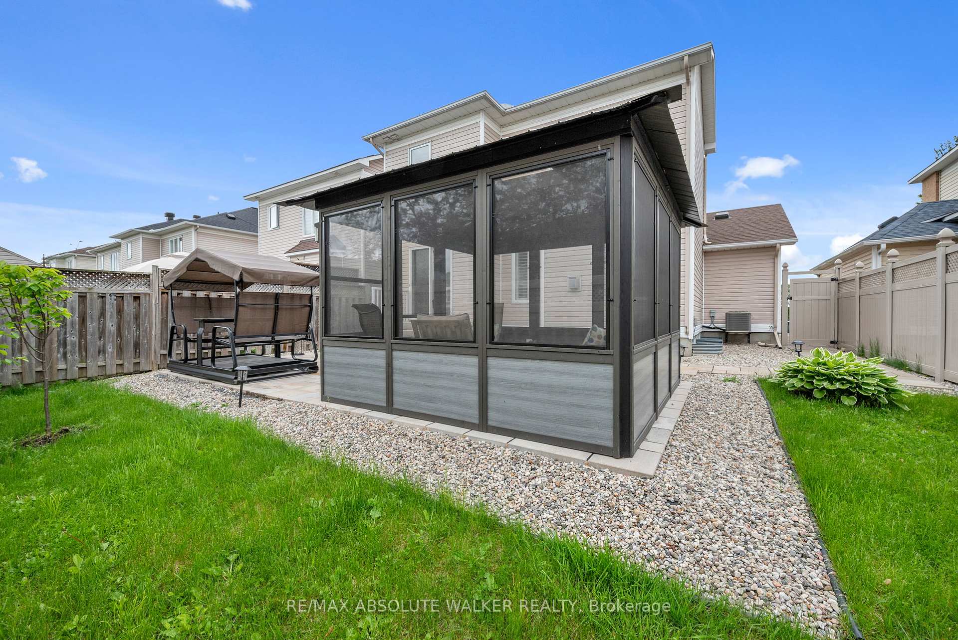 Photo 36 of 2235 Esprit Drive, Ottawa, Avalon East — HOMEH