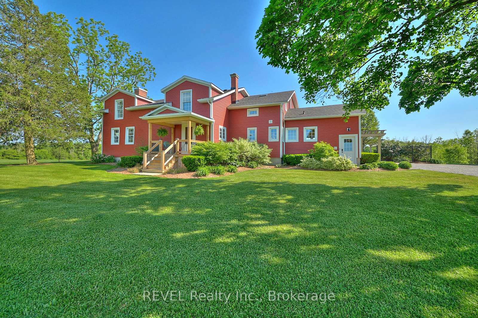 Photo 1 of 858 Metler Road, Pelham, North Pelham — HOMEH