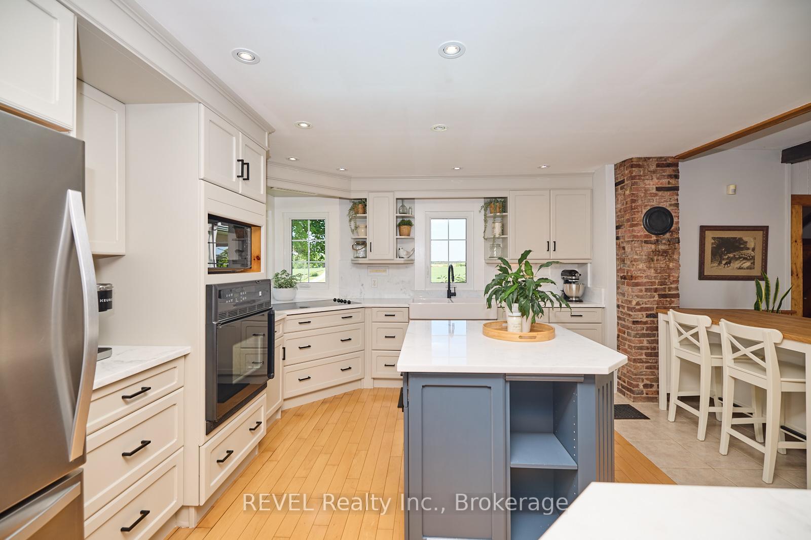 Photo 13 of 858 Metler Road, Pelham, North Pelham — HOMEH