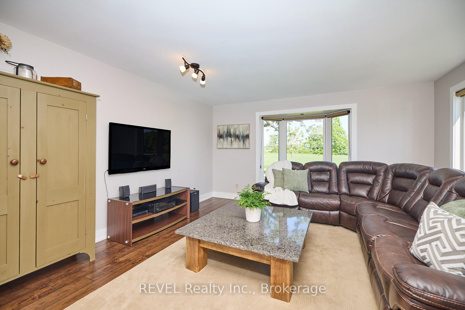 Photo 18 of 858 Metler Road, Pelham, North Pelham — HOMEH