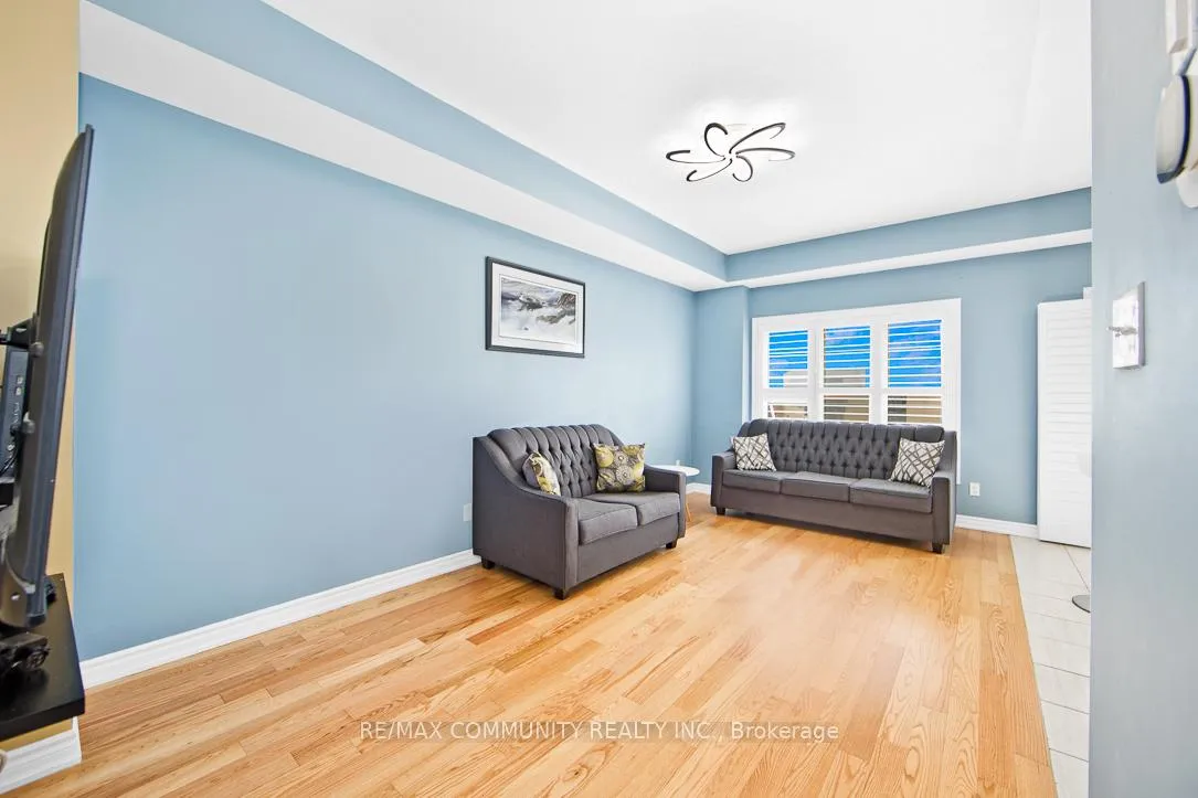 Photo 3 of 1073 Skyridge Boulevard, Pickering, Rural Pickering — HOMEH