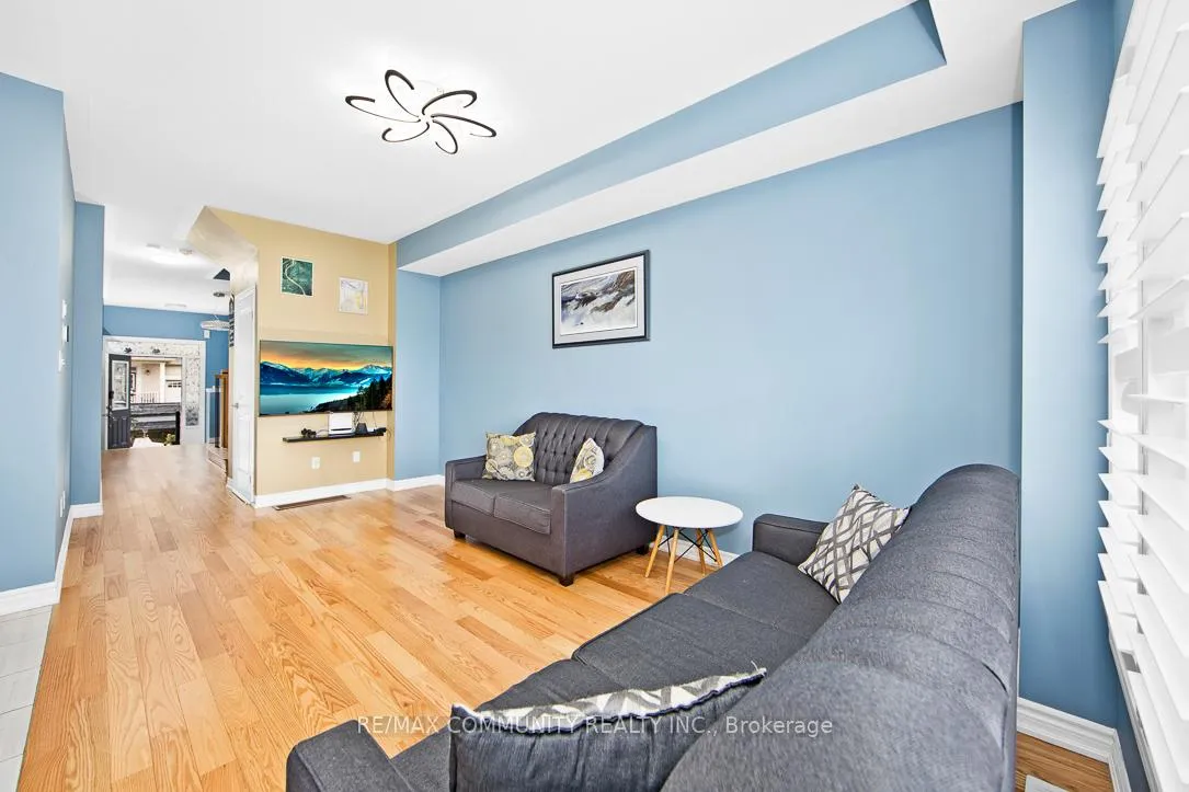 Photo 5 of 1073 Skyridge Boulevard, Pickering, Rural Pickering — HOMEH