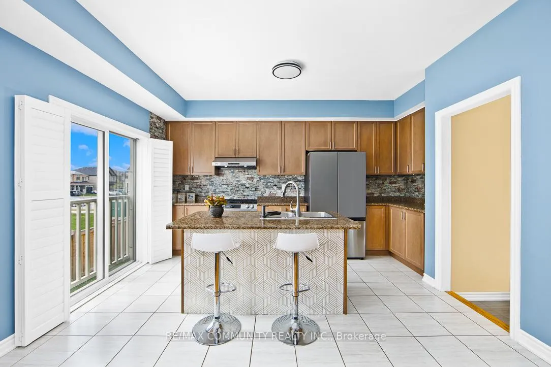 Photo 7 of 1073 Skyridge Boulevard, Pickering, Rural Pickering — HOMEH