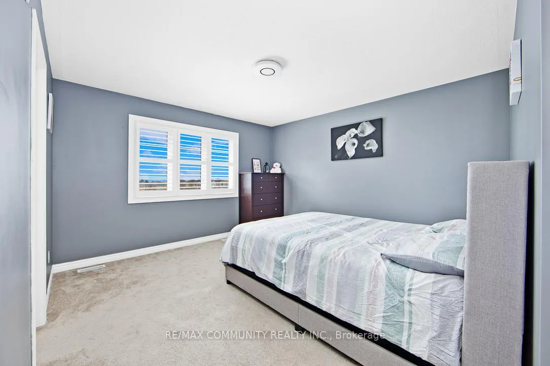 Photo 11 of 1073 Skyridge Boulevard, Pickering, Rural Pickering — HOMEH