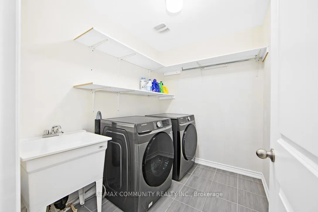 Photo 17 of 1073 Skyridge Boulevard, Pickering, Rural Pickering — HOMEH