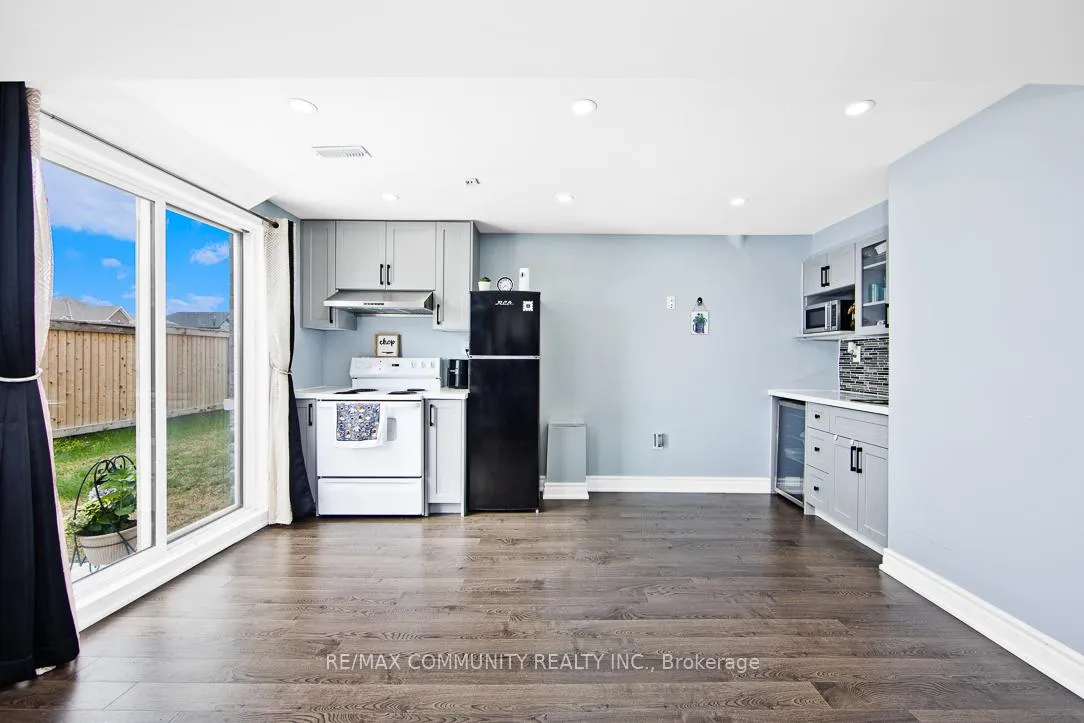 Photo 21 of 1073 Skyridge Boulevard, Pickering, Rural Pickering — HOMEH