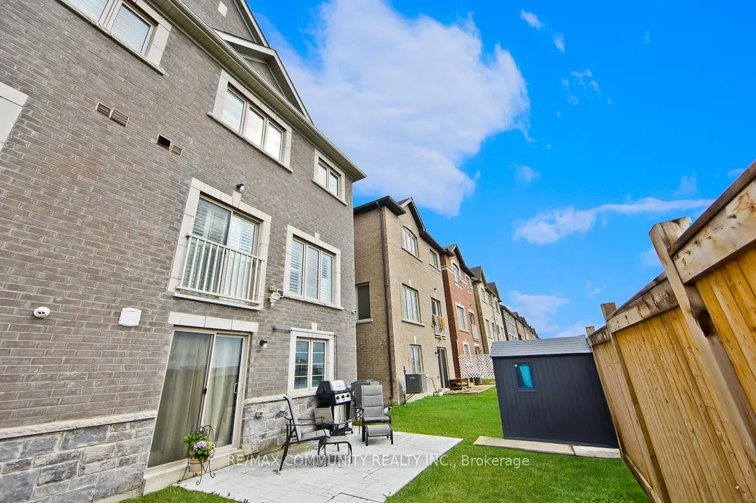 Photo 25 of 1073 Skyridge Boulevard, Pickering, Rural Pickering — HOMEH