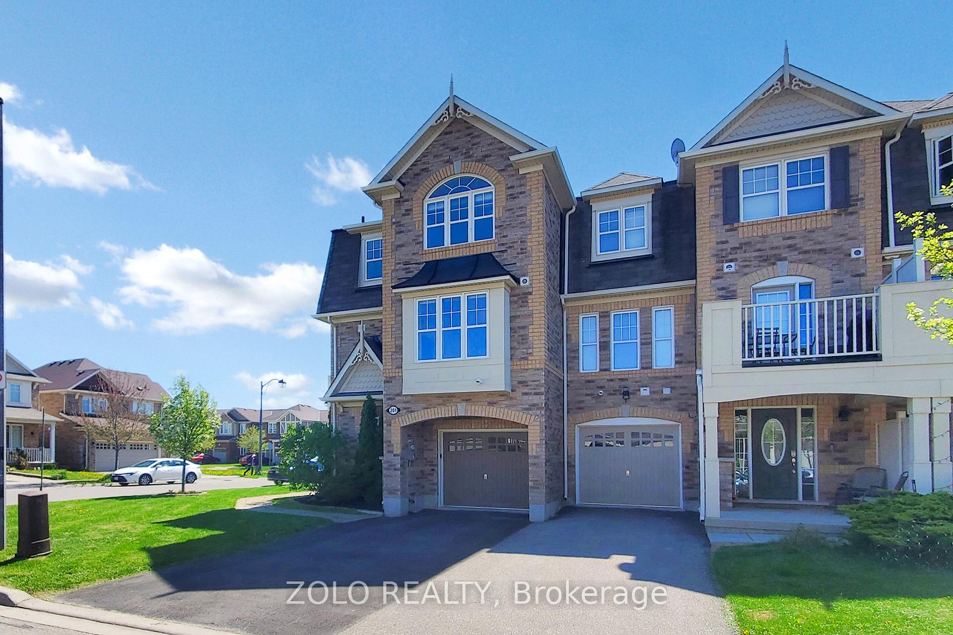 Photo 3 of 201 Woodley Crescent, Milton, Willmott — HOMEH