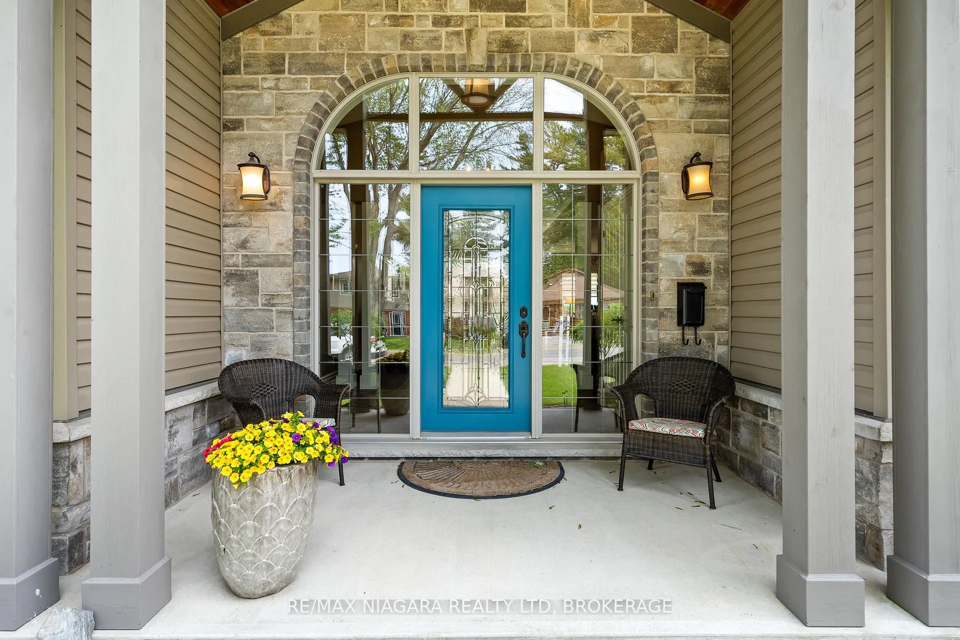 Photo 3 of 47 Rosemount Avenue, Port Colborne, Sugarloaf — HOMEH