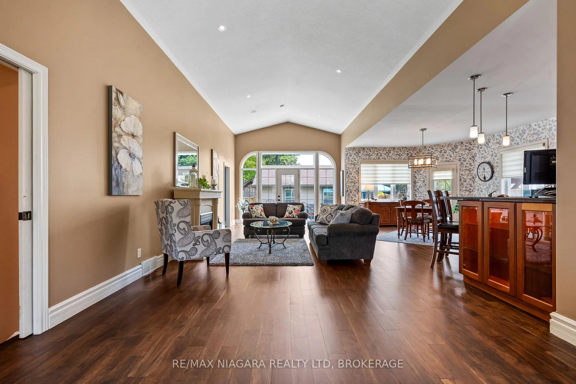 Photo 9 of 47 Rosemount Avenue, Port Colborne, Sugarloaf — HOMEH