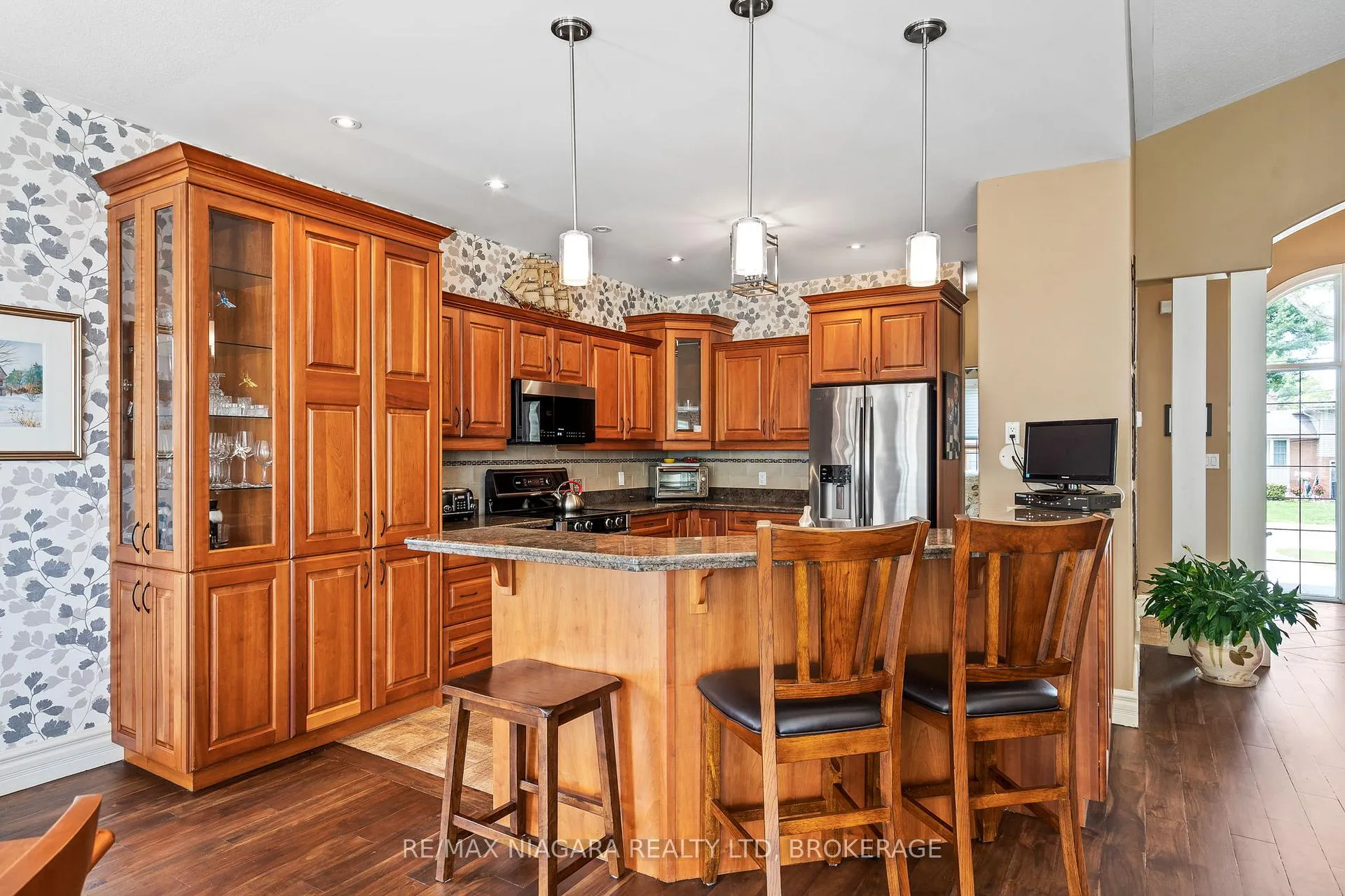Photo 15 of 47 Rosemount Avenue, Port Colborne, Sugarloaf — HOMEH