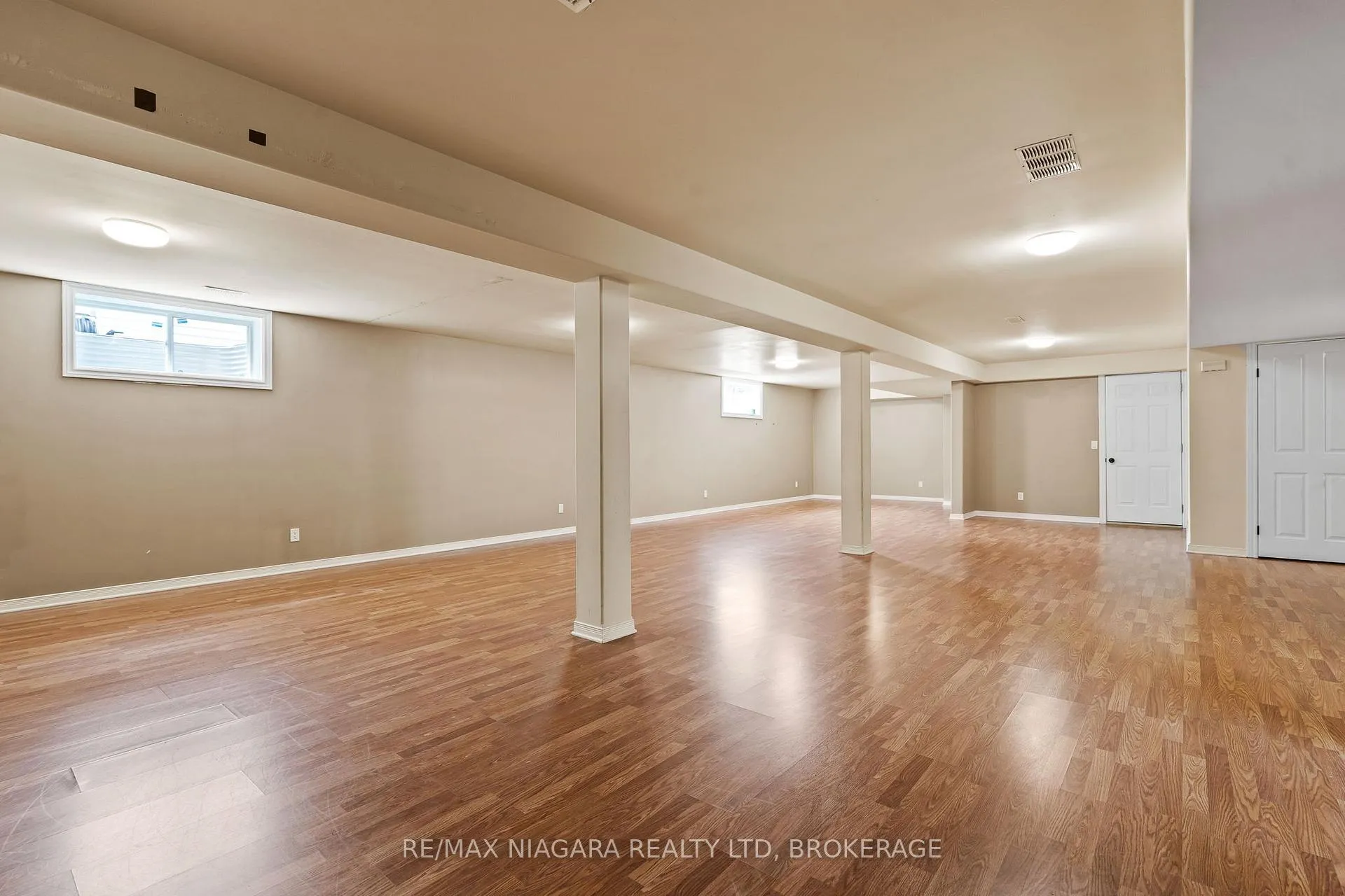 Photo 28 of 47 Rosemount Avenue, Port Colborne, Sugarloaf — HOMEH