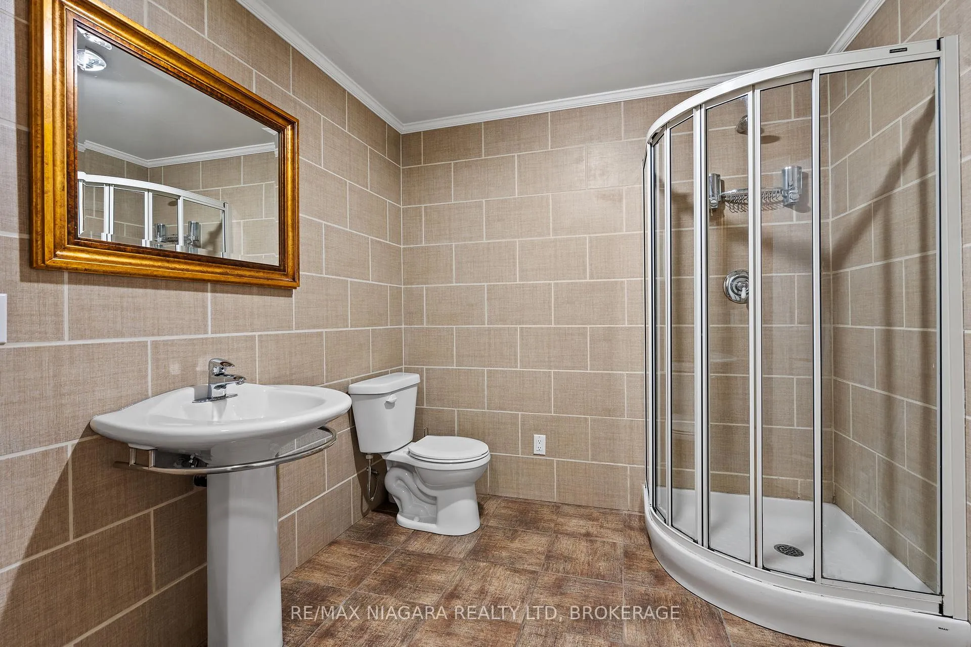 Photo 29 of 47 Rosemount Avenue, Port Colborne, Sugarloaf — HOMEH