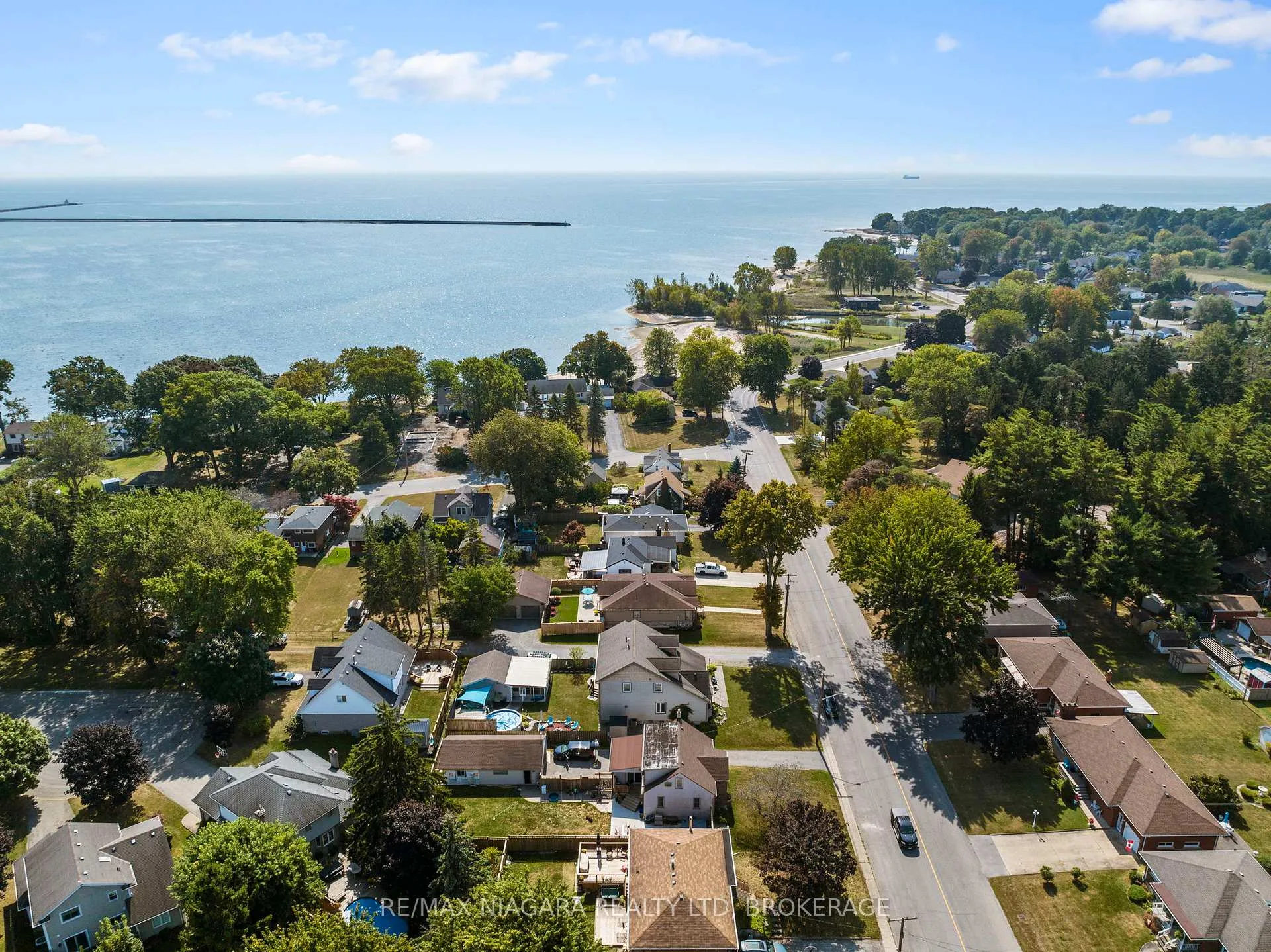 Photo 35 of 47 Rosemount Avenue, Port Colborne, Sugarloaf — HOMEH