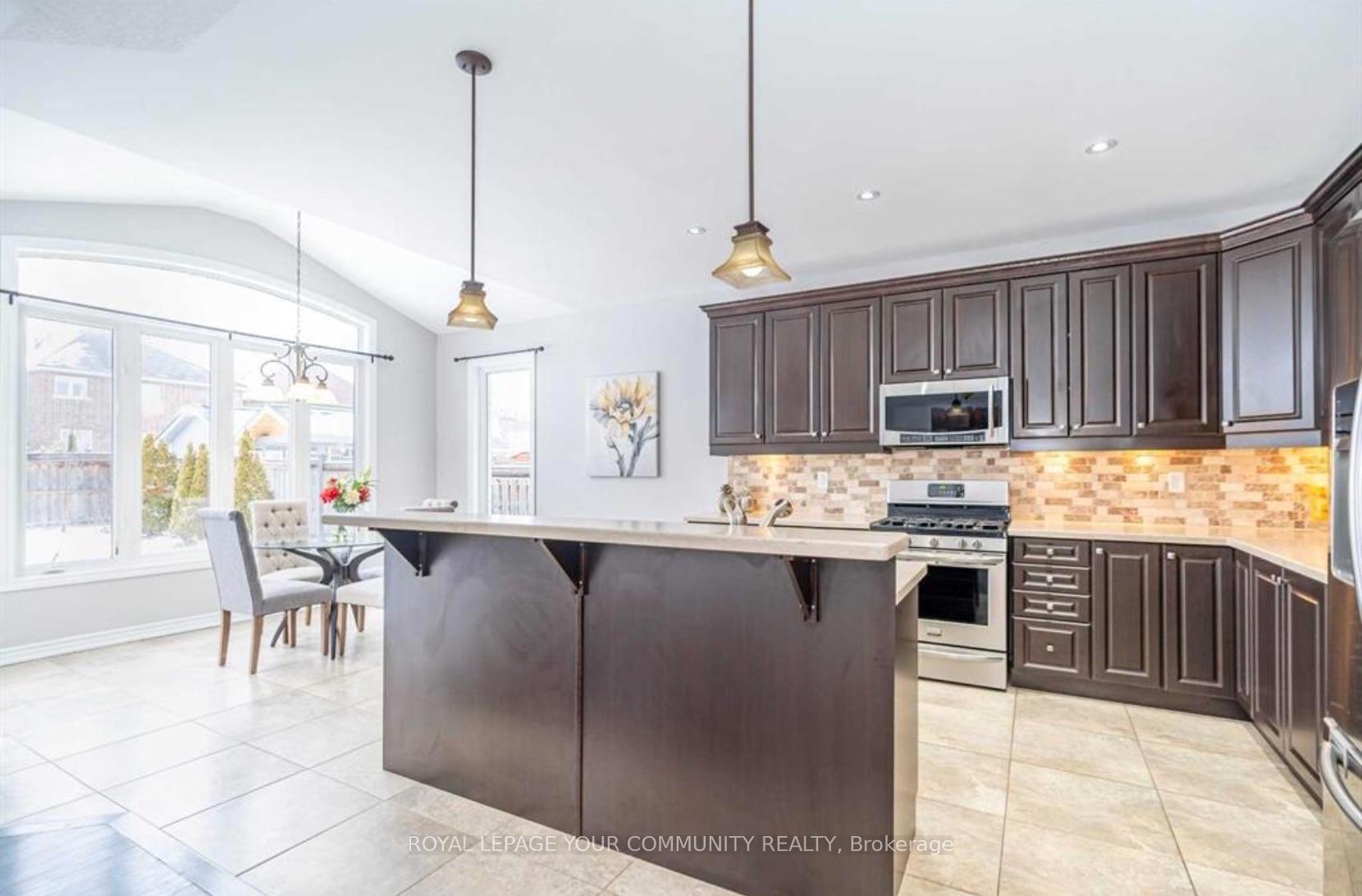 Photo 8 of 1298 Kettering Drive, Oshawa, Eastdale — HOMEH
