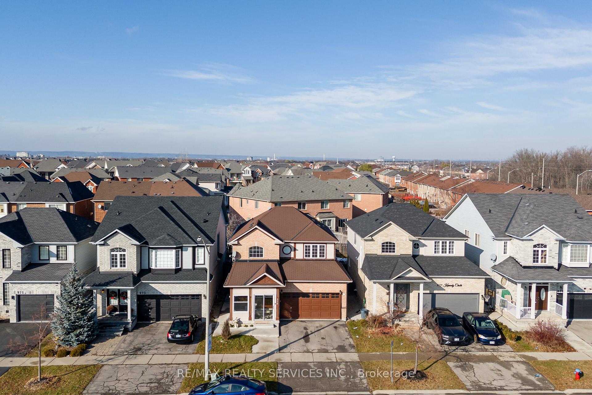 Photo 2 of 975 kennedy Circle, Milton, Coates — HOMEH