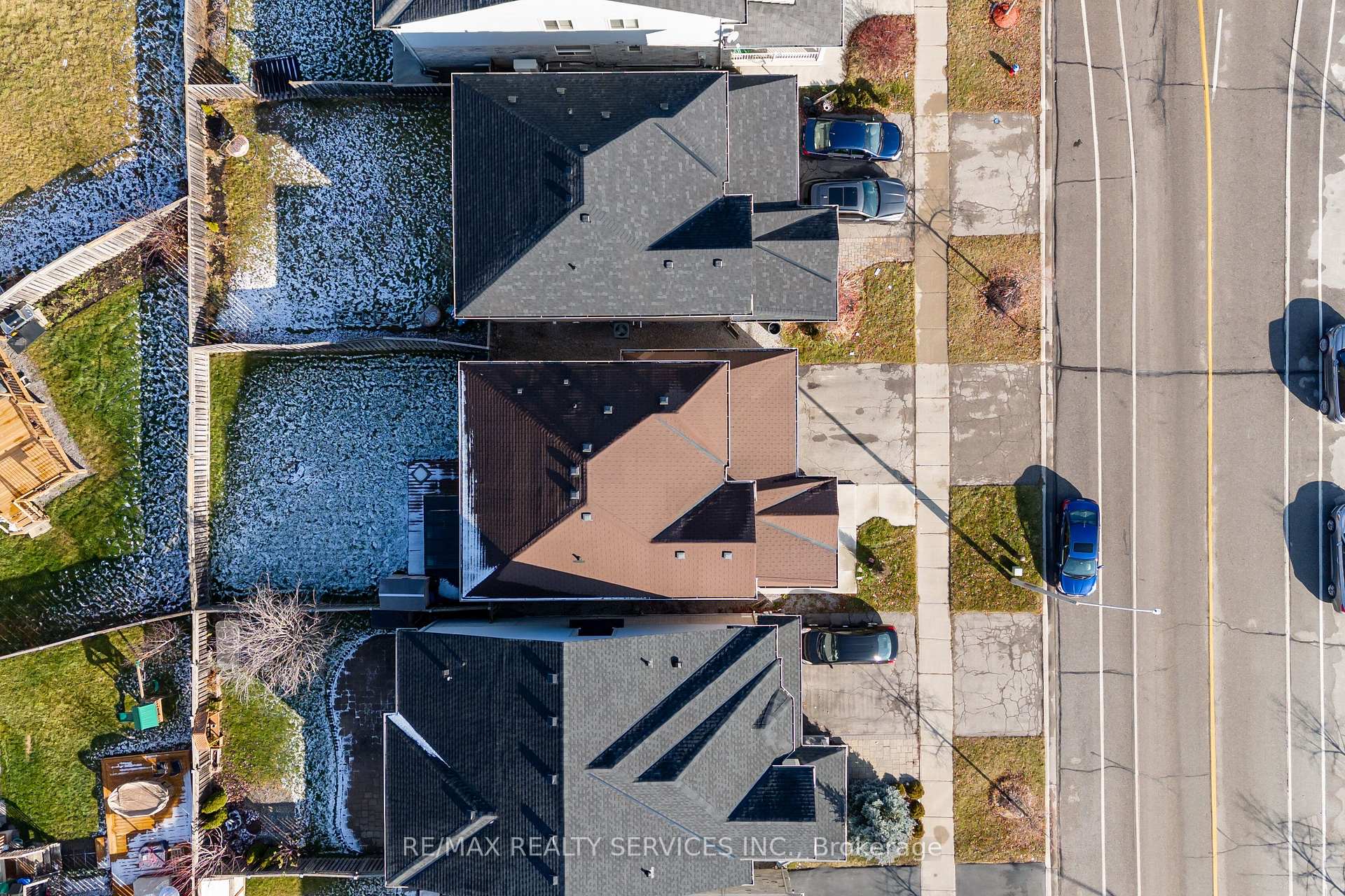 Photo 4 of 975 kennedy Circle, Milton, Coates — HOMEH