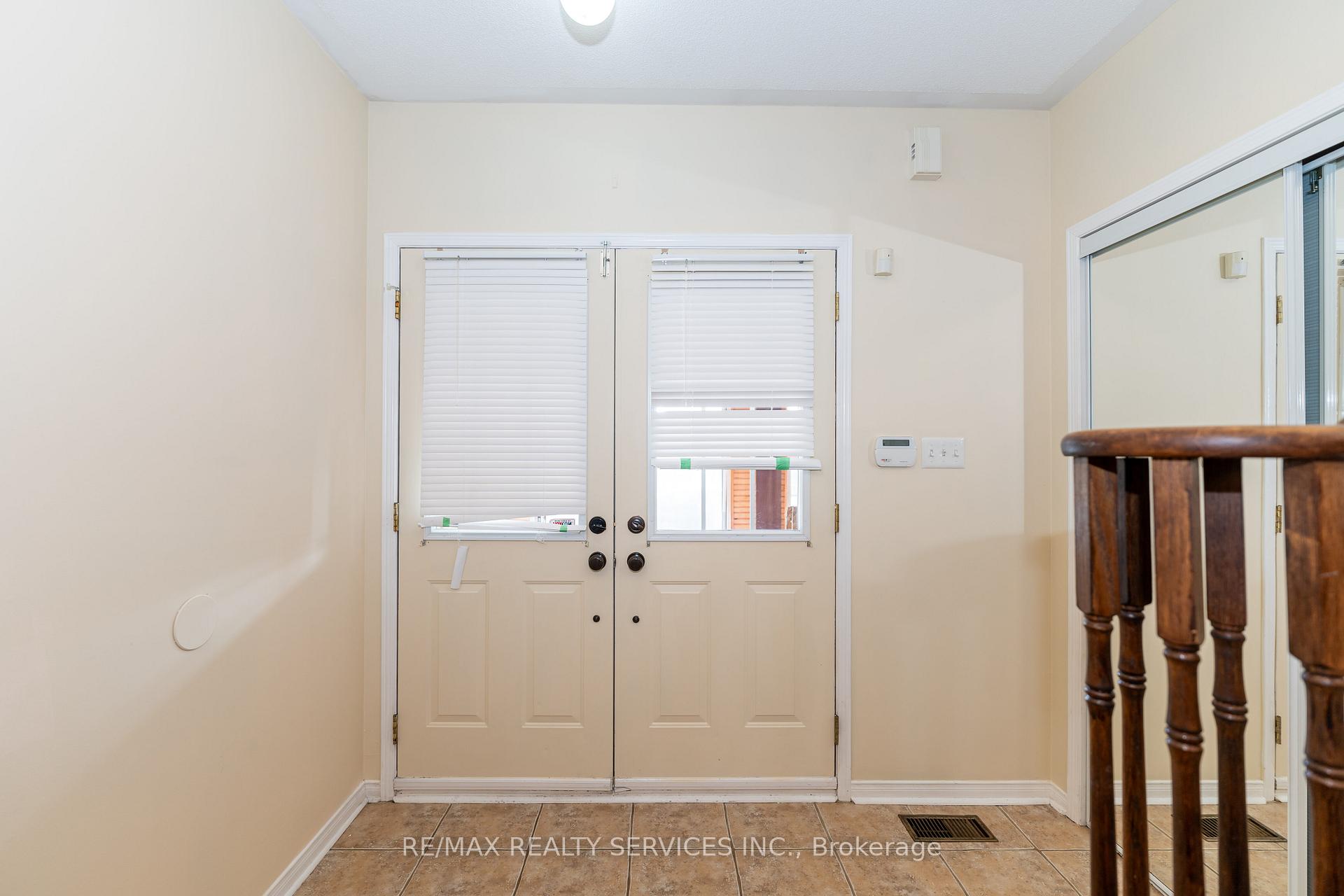 Photo 7 of 975 kennedy Circle, Milton, Coates — HOMEH